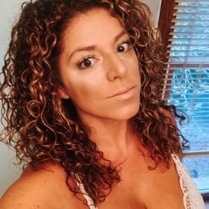 Meet your Posher, Rosana